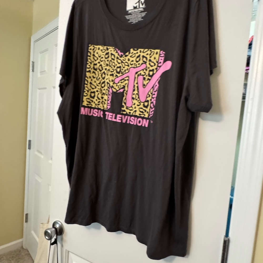 Ripple Junction MTV Leopard Print Tee in Black and Yellow